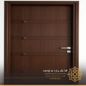 دهان باب خشب بنى محروق بجدة