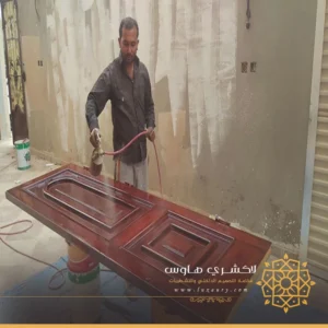 رش ابواب خشب في جدة